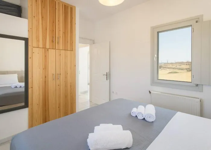 Maisonette Sail Villa Naousa